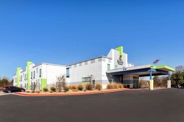 Hotel Quality Inn & Suites