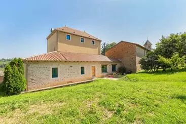 Majatalo Chez Romain