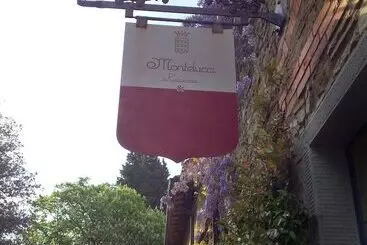 Отель Montelucci Country Resort & Agriturismo Di Charme