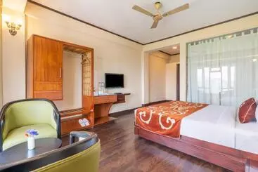 Hostel Summit Lillium Hotel & Spa