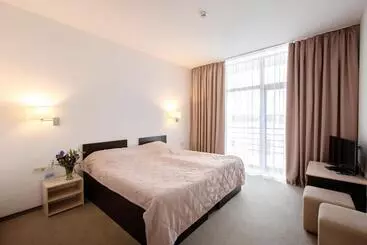 Hotelli Ostrov River Club