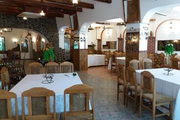 پانسیون Casa Lucian