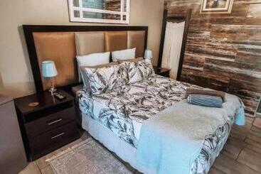 Pensió Bosveld In Die Stad