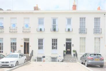 Hotel Luxury Apartments Rodney Road