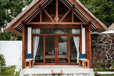 Lmbk Surf Camp   Hostel