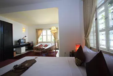 בית מלון כפרי Frangipani Villa 60s