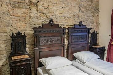 Пансион The Throne M Museum