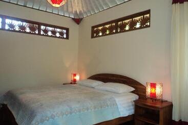 Pension (Hôtel basse catégorie) White Lotus Oasis