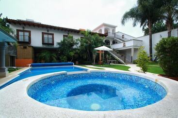 Hotel Concierge Flor Y Canto