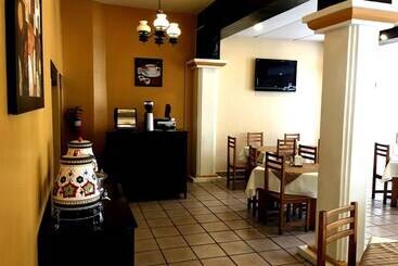 فندق Plaza Tenam