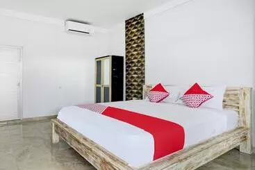 Hotel Oyo 90756 Melasti Hills Room & Cafe