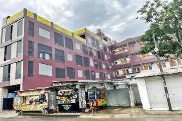 Hotel Oyo 90708 Kbr Home