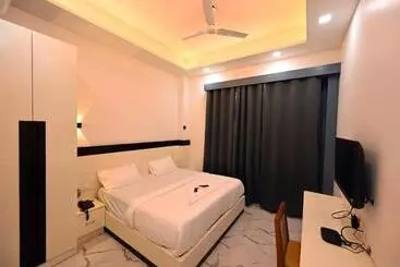 Hotel Prago By Green Deer Varanasi