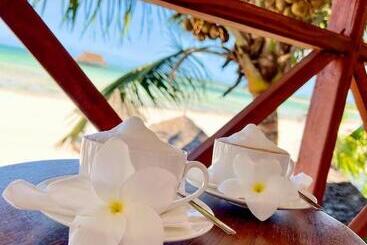 Hotel Karibu Beach Resort