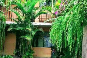 هتل Hospedaje Eli Panajachel