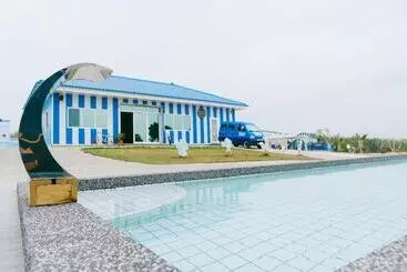 هتل Loju Seaview Homestay