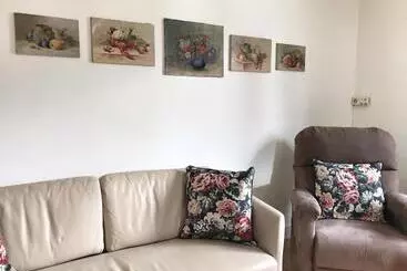 Bed & Breakfast Lindo Lugar   Just A 7 Minute Walk From The Airport