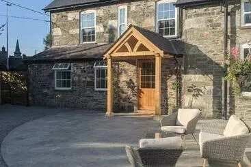 Cambrian House B & B