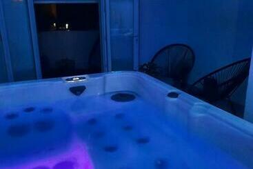 Отель Maison Avec Jacuzzi