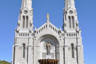 Huoneistohotelli Condo Climatisé Près Du Mont Sainte Anne Avec Parc Aquatique, Piscine, Spa, Gym, Arcades Et Billard