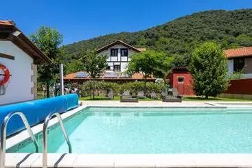 Apartamentos Los Edules