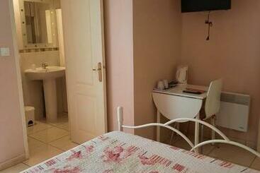 تختخواب و صبحانه Chambre Leucate Village