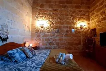 تختخواب و صبحانه The Lyndee House