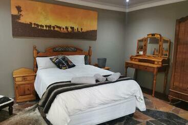 פנסיון Kameeldoring Guest House