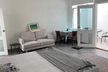 Bendigo High St Apartments With King Bed Courtyard Kitchen Refurbished 2022