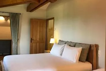 Les Cèdres Du Linard, Chambres D Hôtes B&b Near Lascaux, Montignac, Sarlat La Canéda, Dordogne