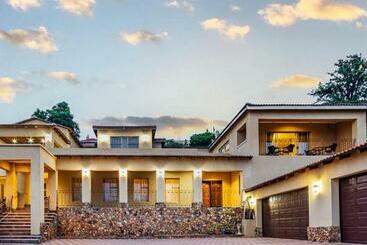 Pension (Hôtel basse catégorie) Floracliffe Guesthouse & Events