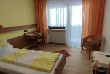 Retkeilymaja Landgasthof Heldenberg