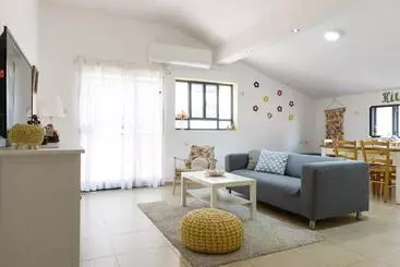 ベッドアンドブレックファースト Judith S Place   Stylish Apartments