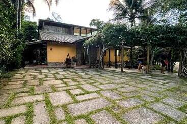 پانسیون Suítes Guaratuba