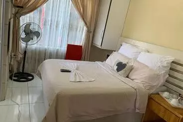 Bed & Breakfast Ekaya Palace Guest House