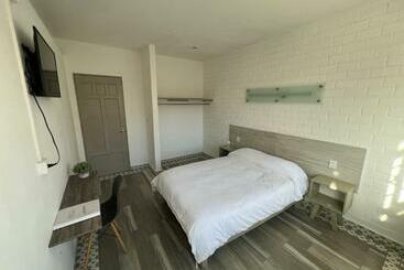 فندق Insurgentes