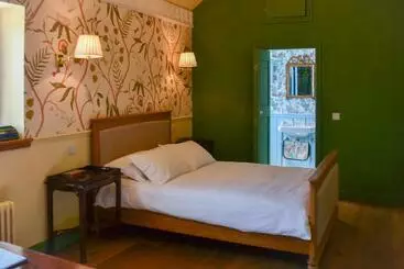 تختخواب و صبحانه The Munches Room At Buittle Castle