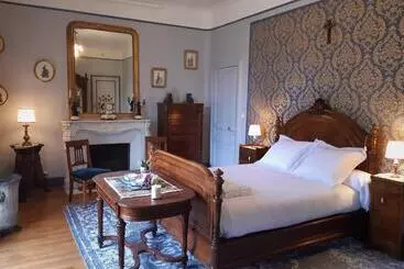 Aamiaismajoitus (B&B) Château De Mongazon