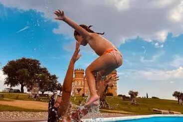 Hotel Castillo De Monte La Reina Posada Real & Bodega