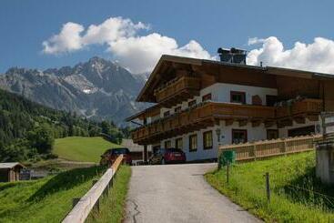 アパートホテル Haus Höring