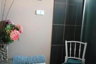 بنسيون Rozmaring Vendégház