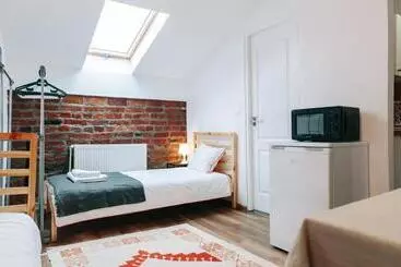 Pensiune Kali Host Home Away From Home