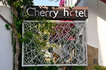 Club Cherry Hotel Family Suites