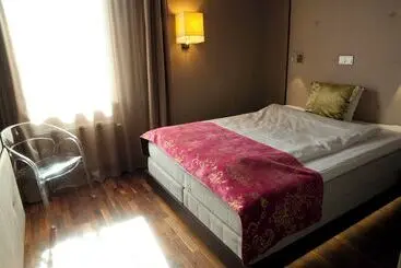 Home Hotel Folketeateret