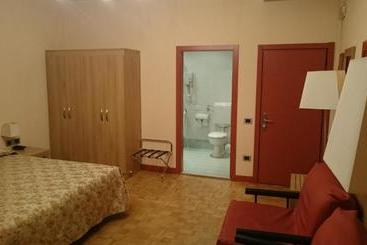 בית מלון כפרי Al Santo