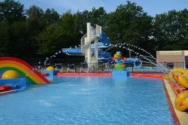 Fletcher Familiehotel De Hunzebergen