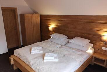 アパートホテル Stonegallery