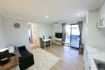 Bed and Breakfast Granny Flat Next To Golf Course