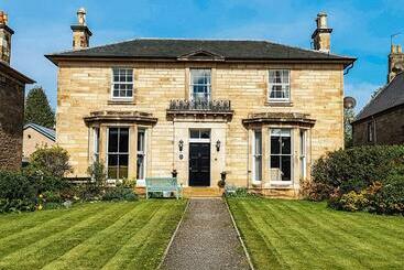 Moraybank Bed & Breakfast