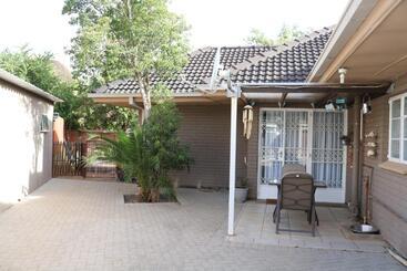 Pension Caledon Overnight Rooms